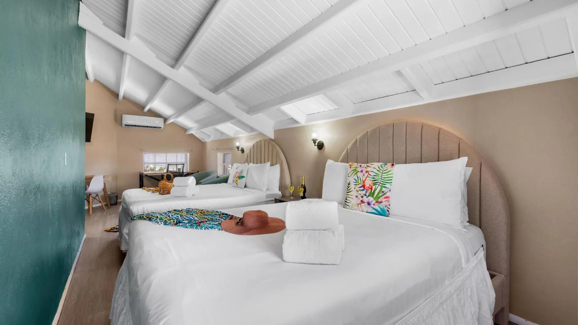 Casa Sol Stylish 4 Bedroom Villa With Private Pool Palm Beach