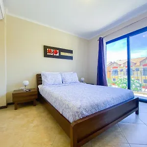 Gold Coast Walk 3 Pools Club House Gym Holiday home